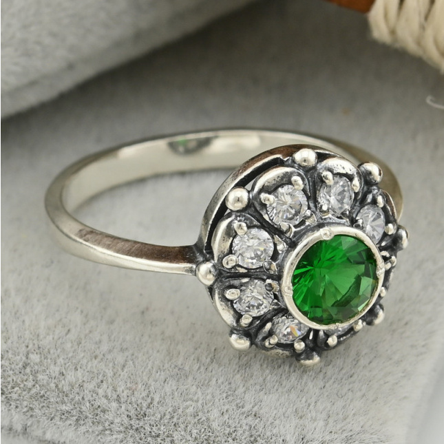 Кольцо серебряное женское Лунная соната зеленый фианит
