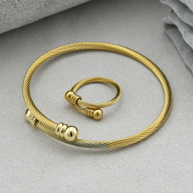 Набор  Xuping 31382 пятно на браслете браслет размер регулируемый ширина 3 мм + кольцо размер регулируемый металлический жгут