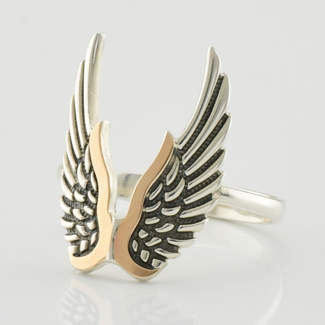 Кольцо серебряное женское с золотом Крылья вес 2.3 г размер 18